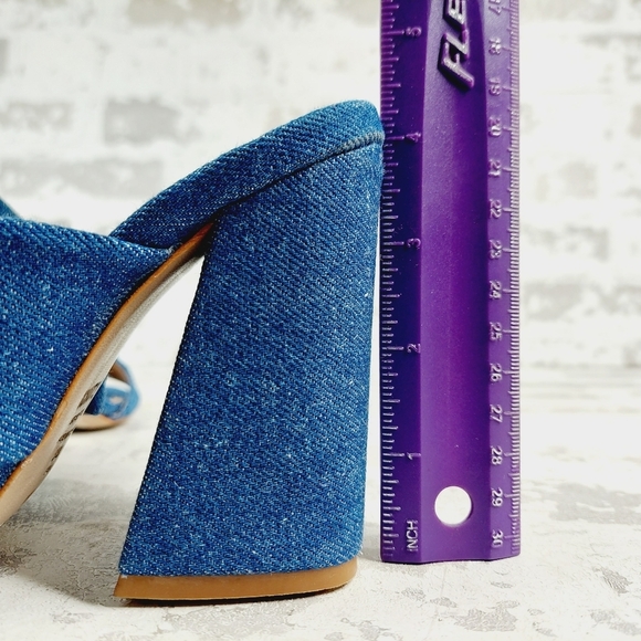NEW Schutz Callie Blue Velvet Crossover Heeled Mule Sandals F653 - Picture 9 of 12